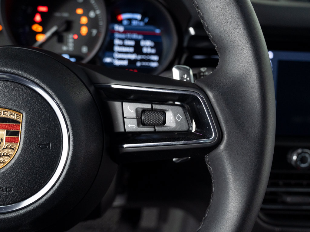 Certified 2026 Porsche Macan AWD/4WD image 30