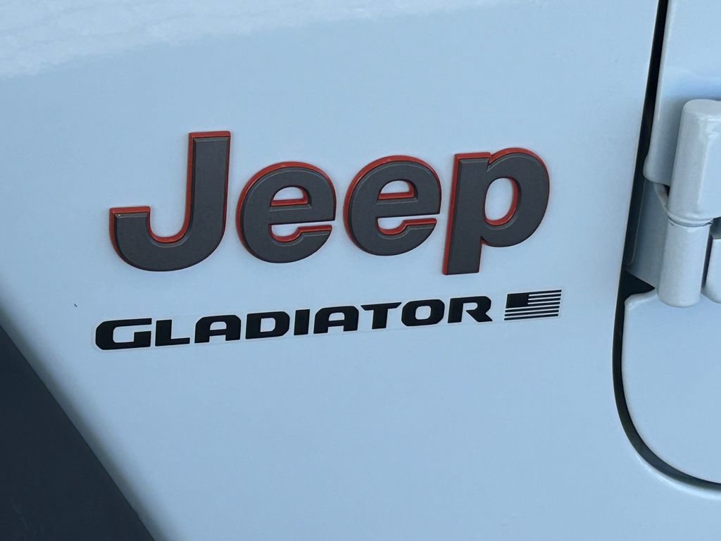 Used 2026 Jeep Gladiator Mojave AWD/4WD image 16