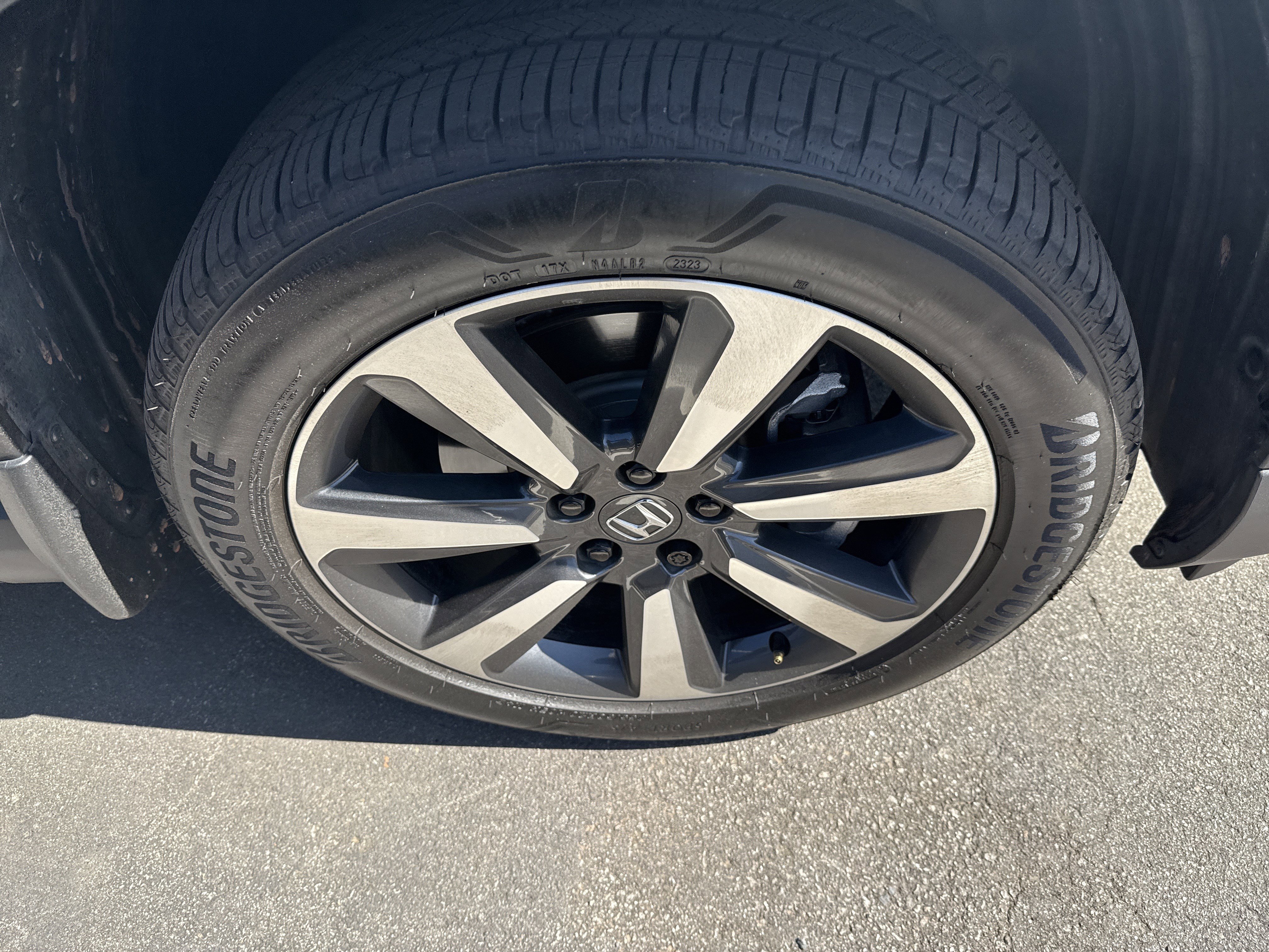 Used 2023 Honda Pilot Touring image 9