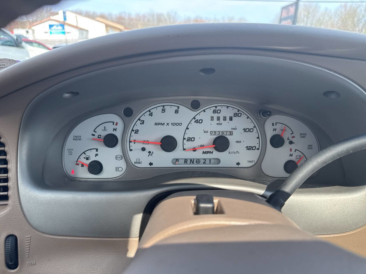 Used 2001 Ford Explorer Sport Trac 4x4 image 32