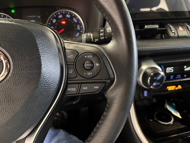 Used 2021 Toyota RAV4 XLE Premium w/ Carpet Mat Package (TMS) image 26