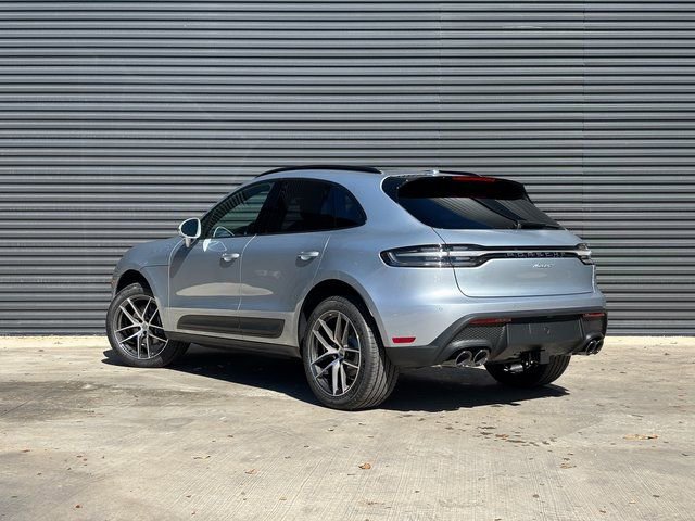 Certified 2026 Porsche Macan AWD/4WD image 3