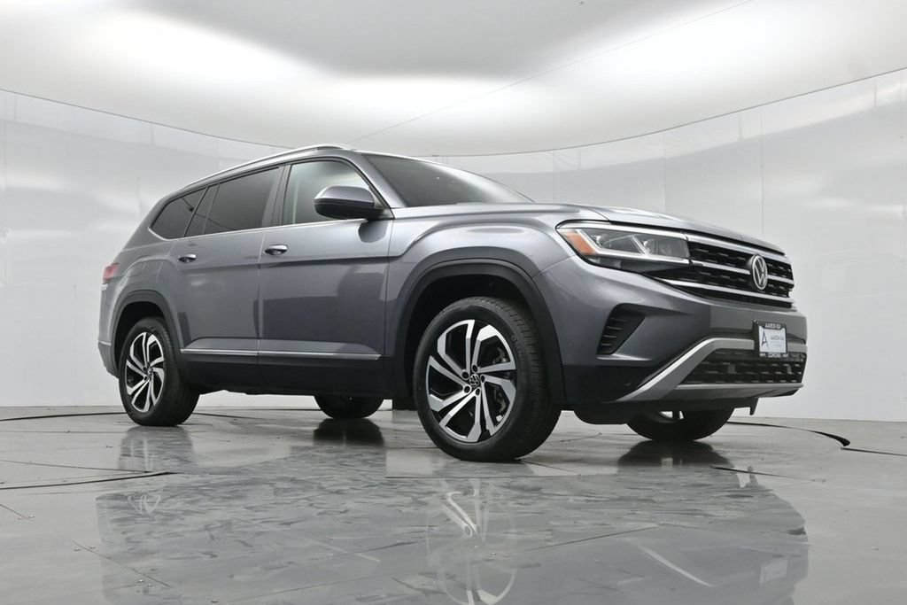 Used 2023 Volkswagen Atlas SEL AWD/4WD image 2