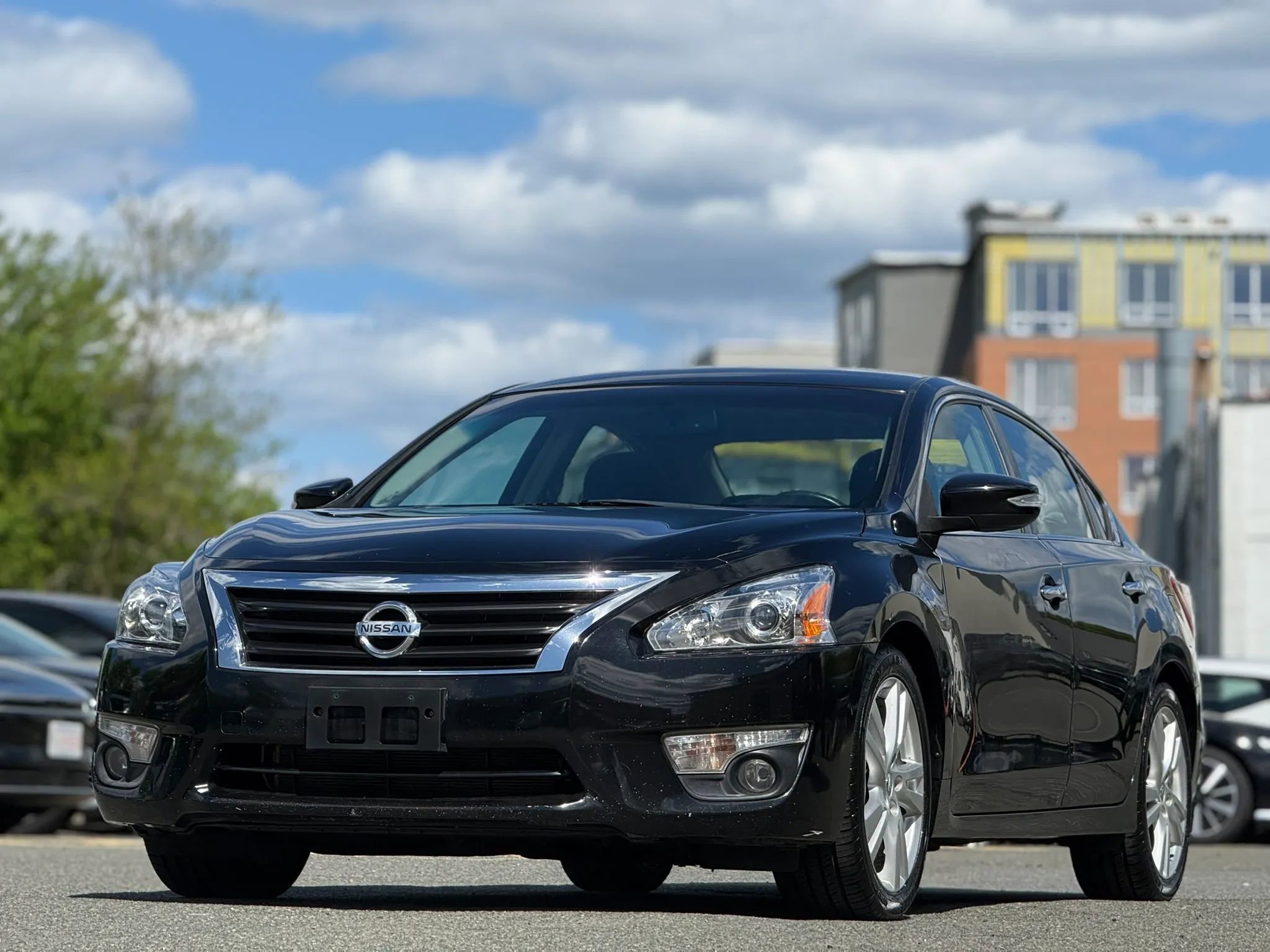 Used 2013 Nissan Altima 3.5 SV w/ Navigation Pkg FWD image 1
