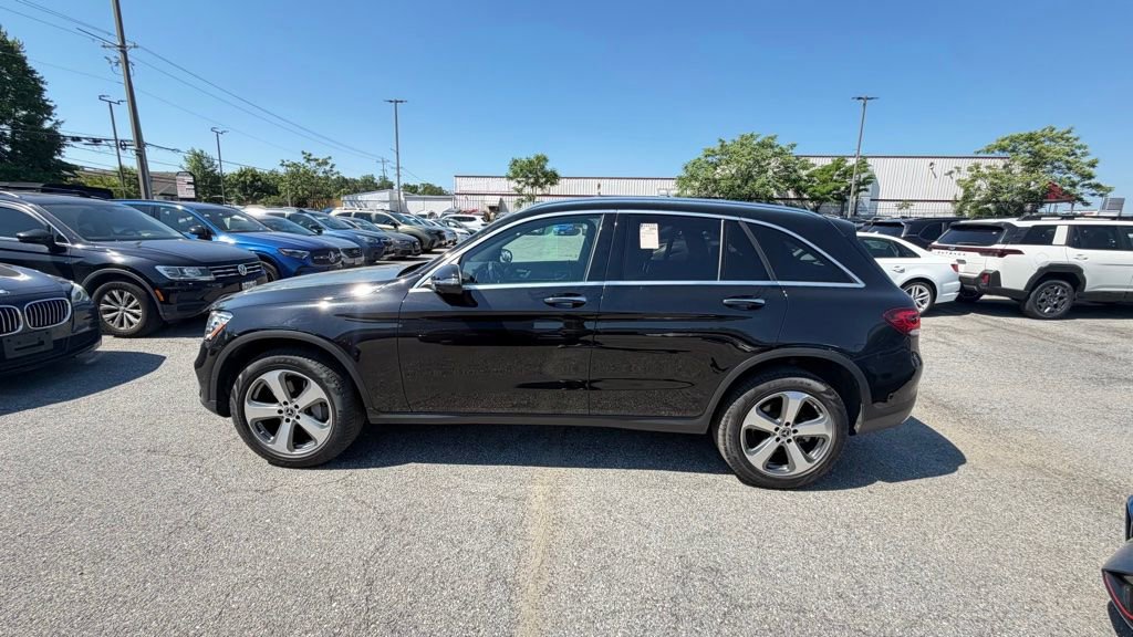Used 2022 Mercedes-Benz GLC 300 4MATIC w/ Premium Package Lite image 4