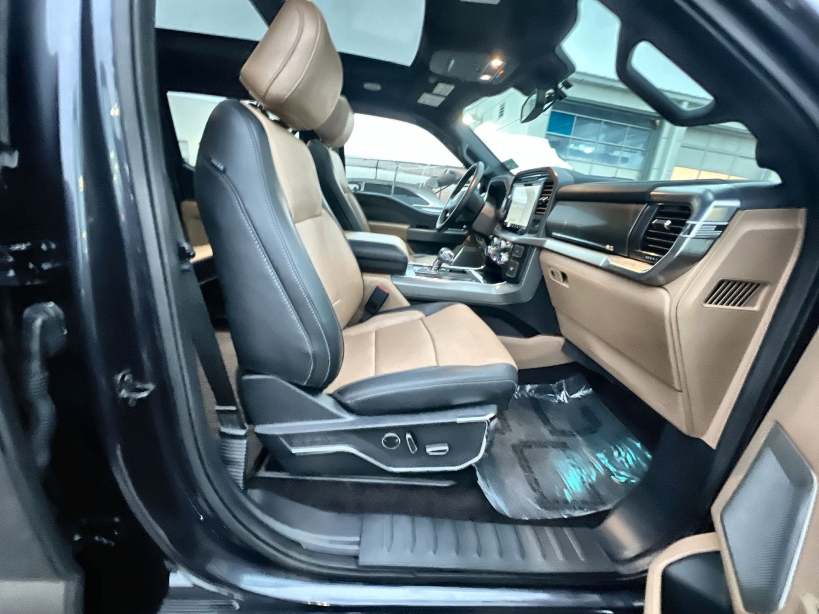 Used 2021 Ford F150 Lariat w/ Equipment Group 502A High image 27