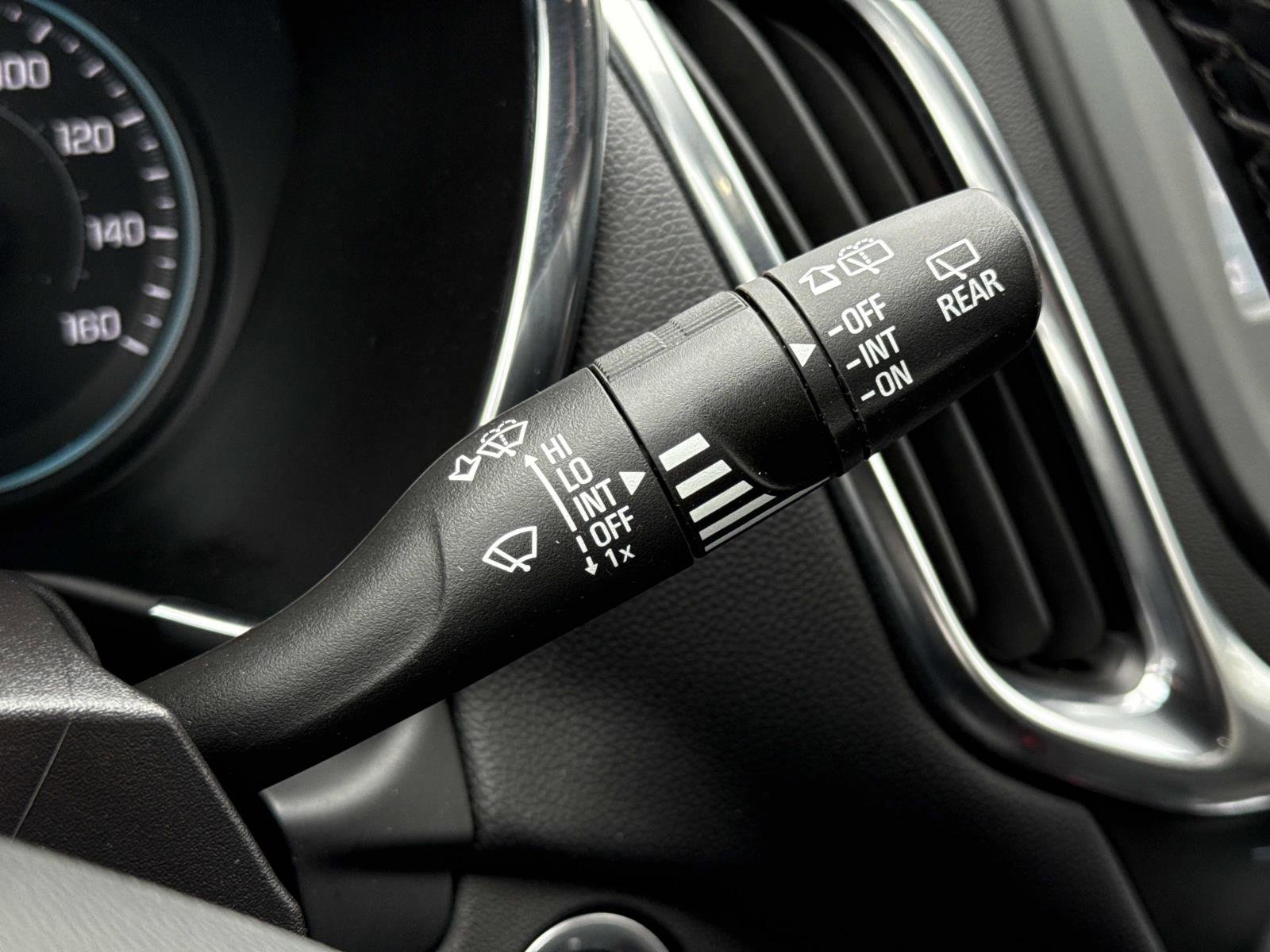 Used 2024 Chevrolet Equinox LT image 16