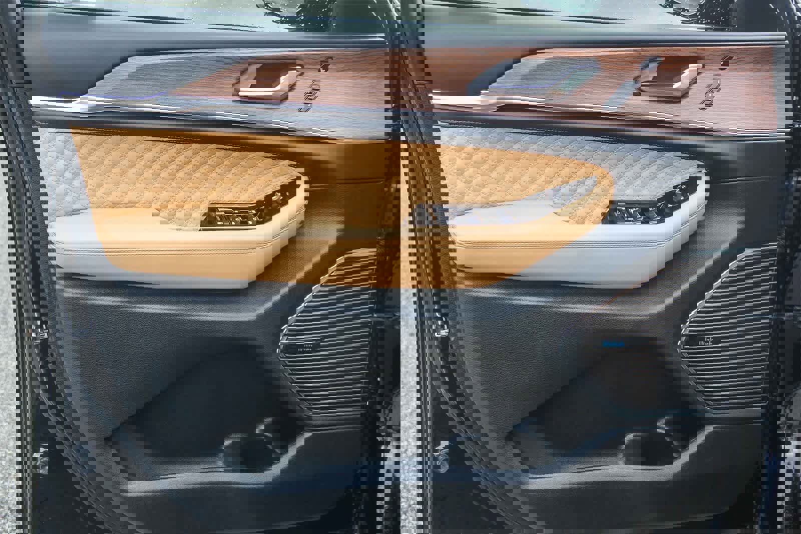 Used 2021 Jeep Grand Cherokee L Summit w/ Advanced Protech Group IV image 17