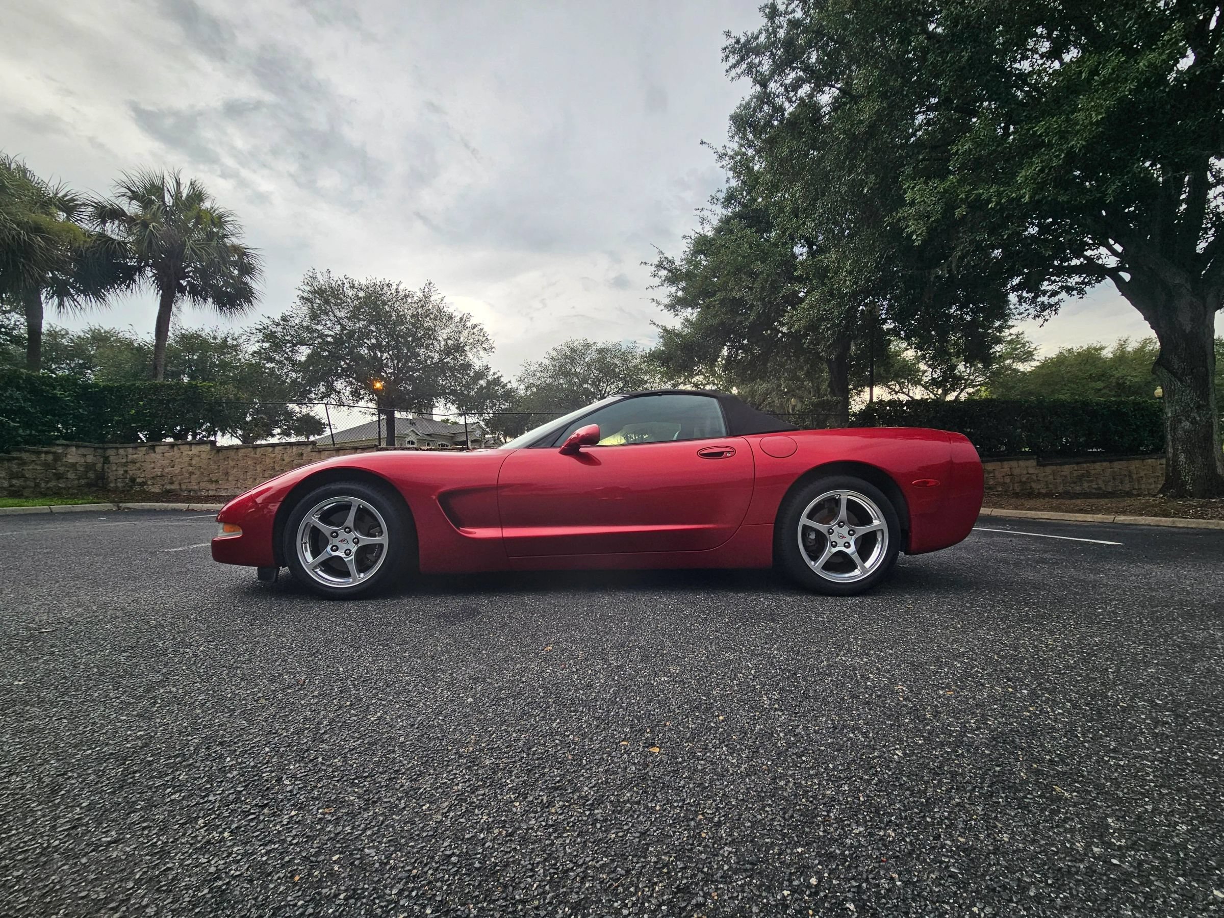 Used 2004 Chevrolet Corvette Convertible w/ Preferred Equipment Group RWD image 9