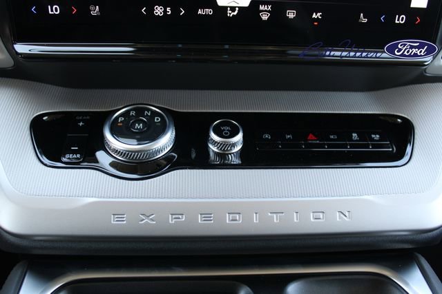 New 2026 Ford Expedition Active image 14