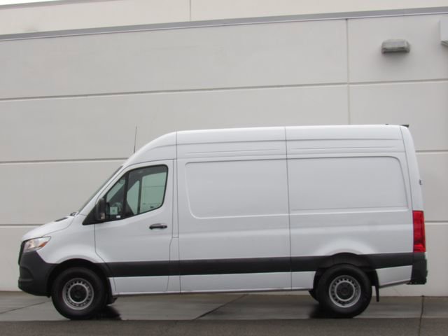 Used 2025 Mercedes-Benz Sprinter 2500 image 4