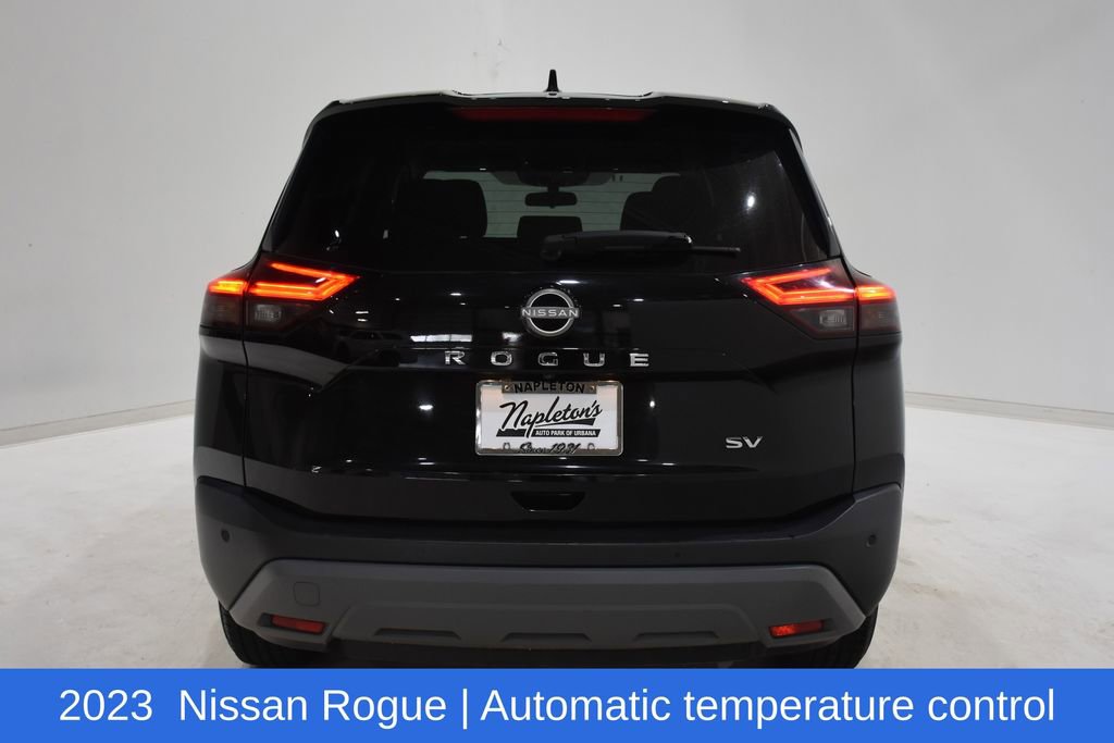 Used 2023 Nissan Rogue SV image 5