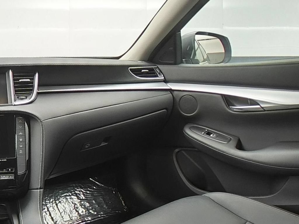 Used 2019 INFINITI QX50 Luxe w/ Navigation Package AWD/4WD image 20