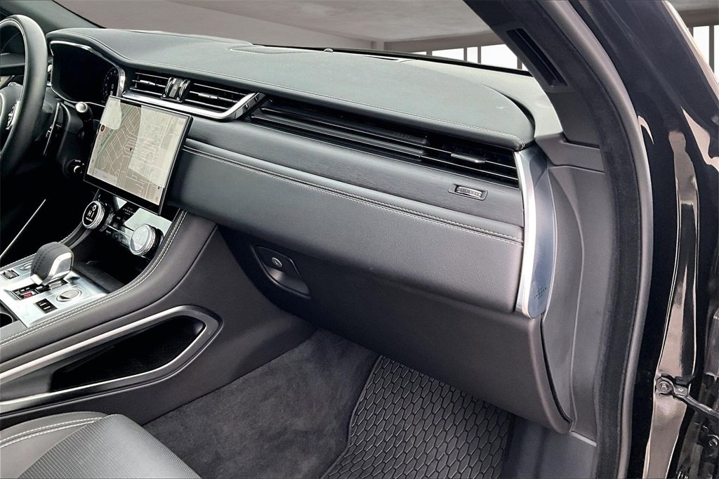 Certified 2025 Jaguar F-PACE R-Dynamic S image 16
