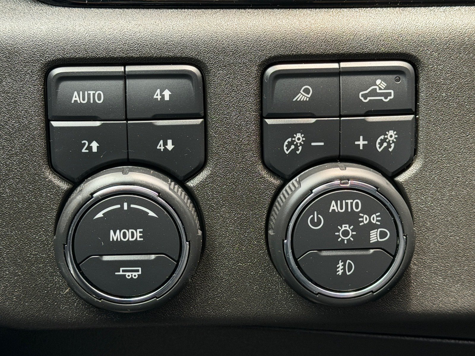 Used 2023 Chevrolet Silverado 1500 High Country AWD/4WD image 29