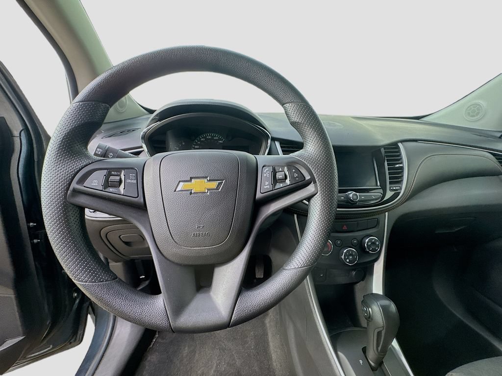Used 2021 Chevrolet Trax LS w/ Tint and Cruise Package AWD/4WD image 13