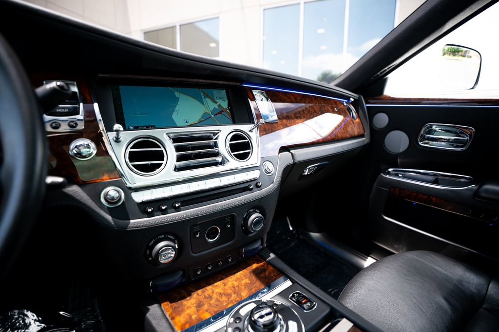 Used 2010 Rolls-Royce Ghost RWD image 37