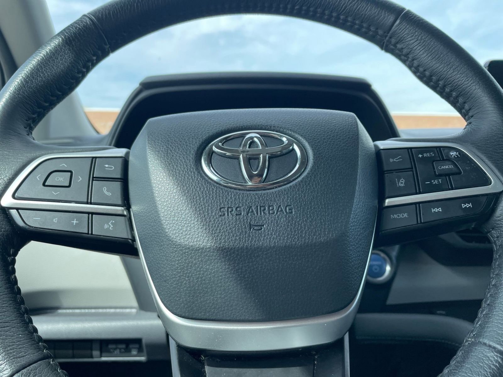 Used 2024 Toyota Sienna XLE image 29