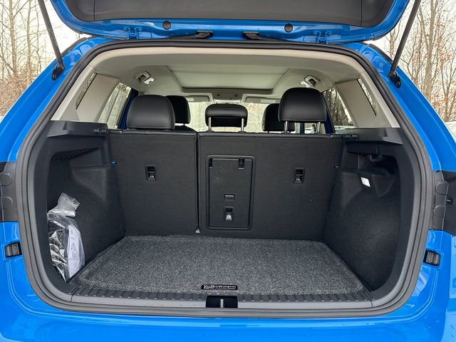 Certified 2025 Volkswagen Taos SE image 27