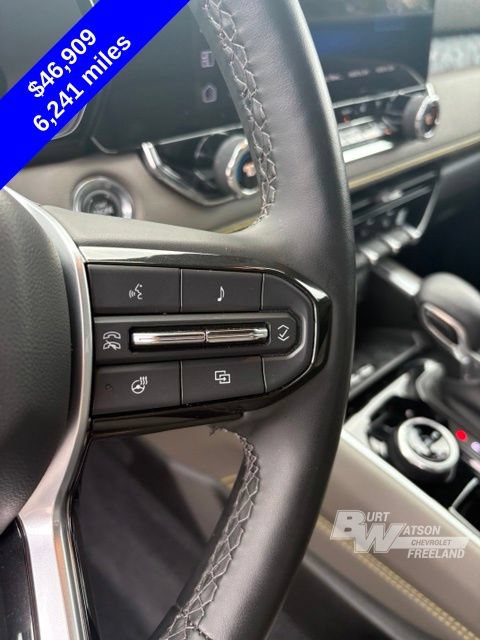 Used 2025 Chevrolet Colorado ZR2 w/ Technology Package AWD/4WD image 18