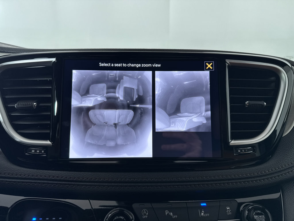 New 2026 Chrysler Pacifica Pinnacle image 22