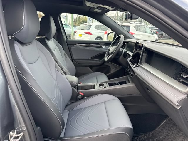 New 2026 Volkswagen Tiguan SE R-Line AWD/4WD image 10