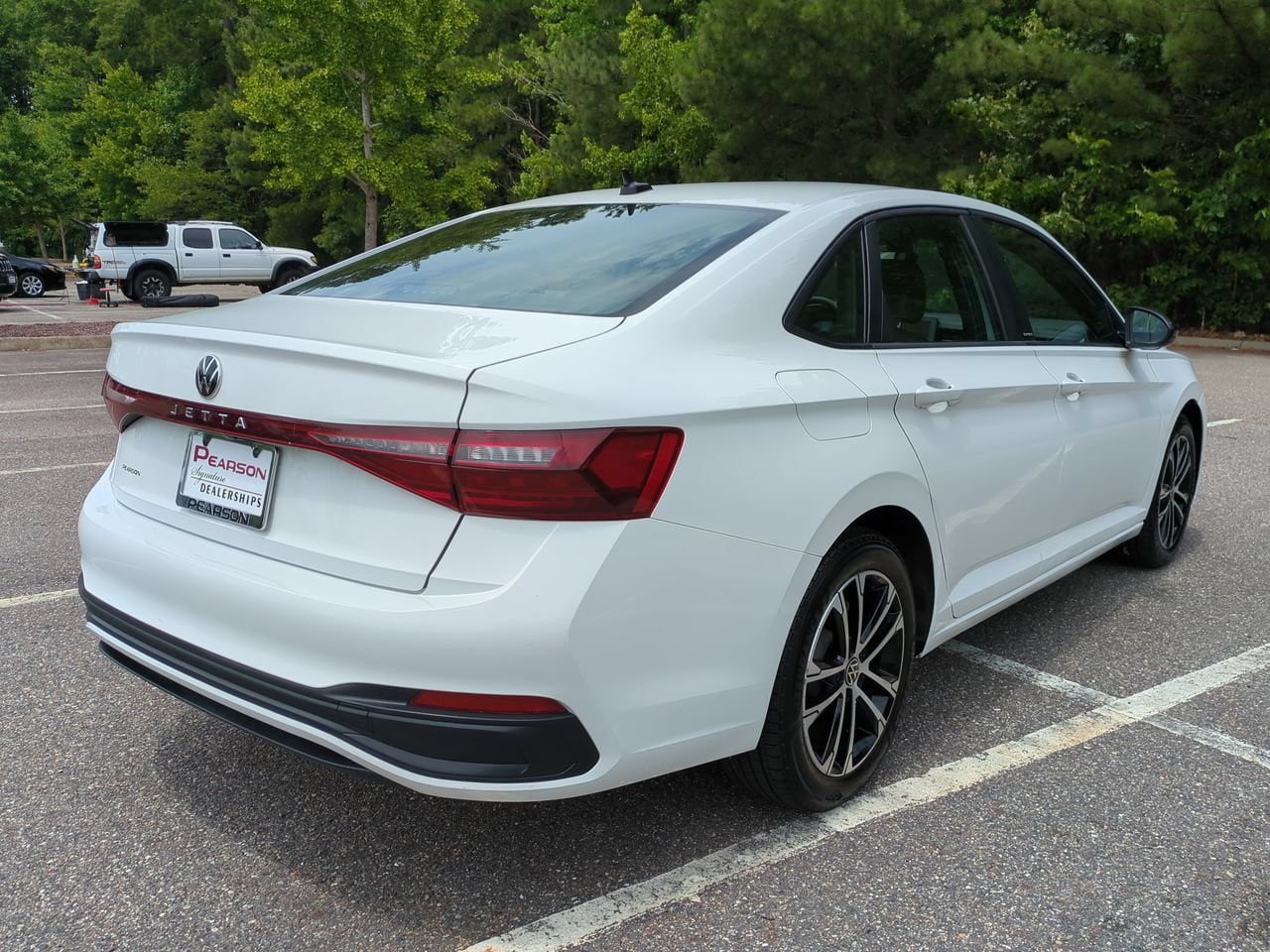 Used 2025 Volkswagen Jetta Sport FWD image 4