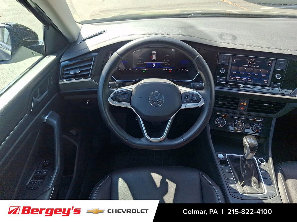 Used 2024 Volkswagen Jetta SE image 12