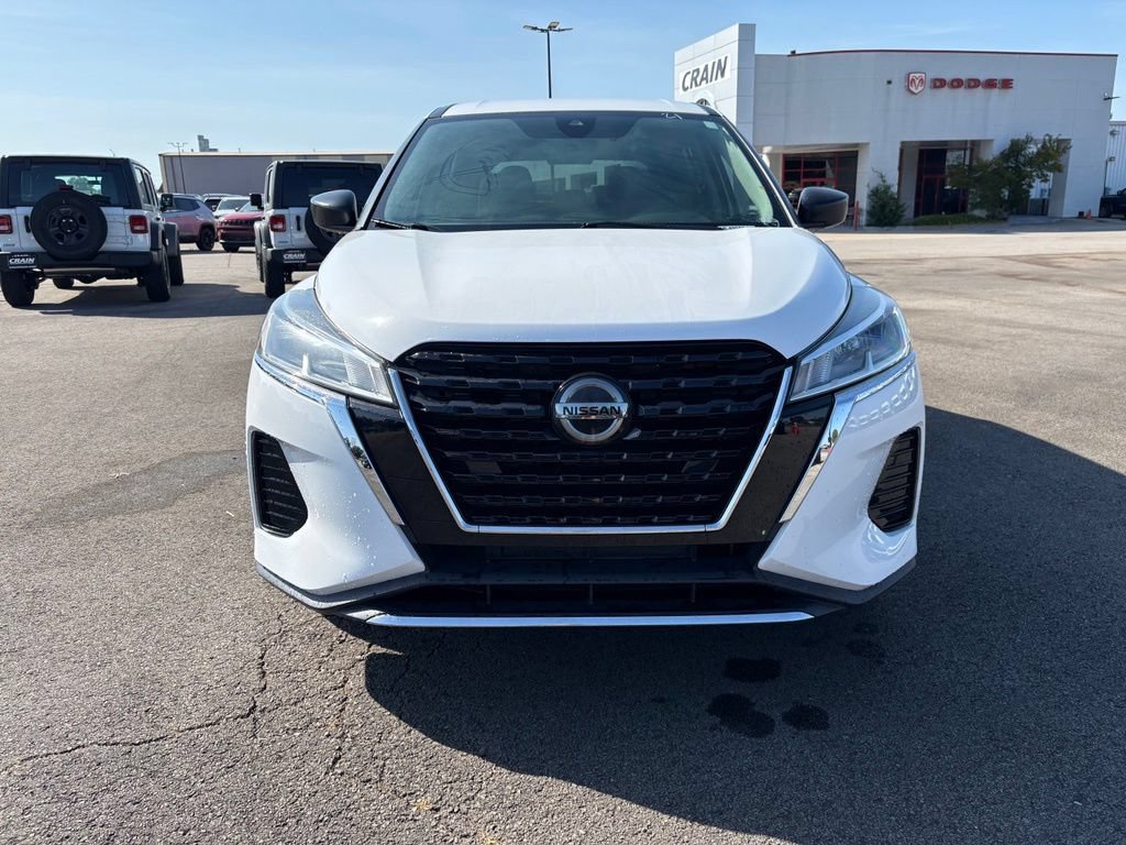 Used 2021 Nissan Kicks S FWD image 2