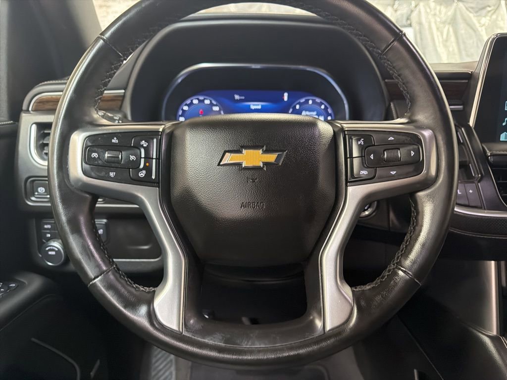 Used 2023 Chevrolet Suburban Premier image 18