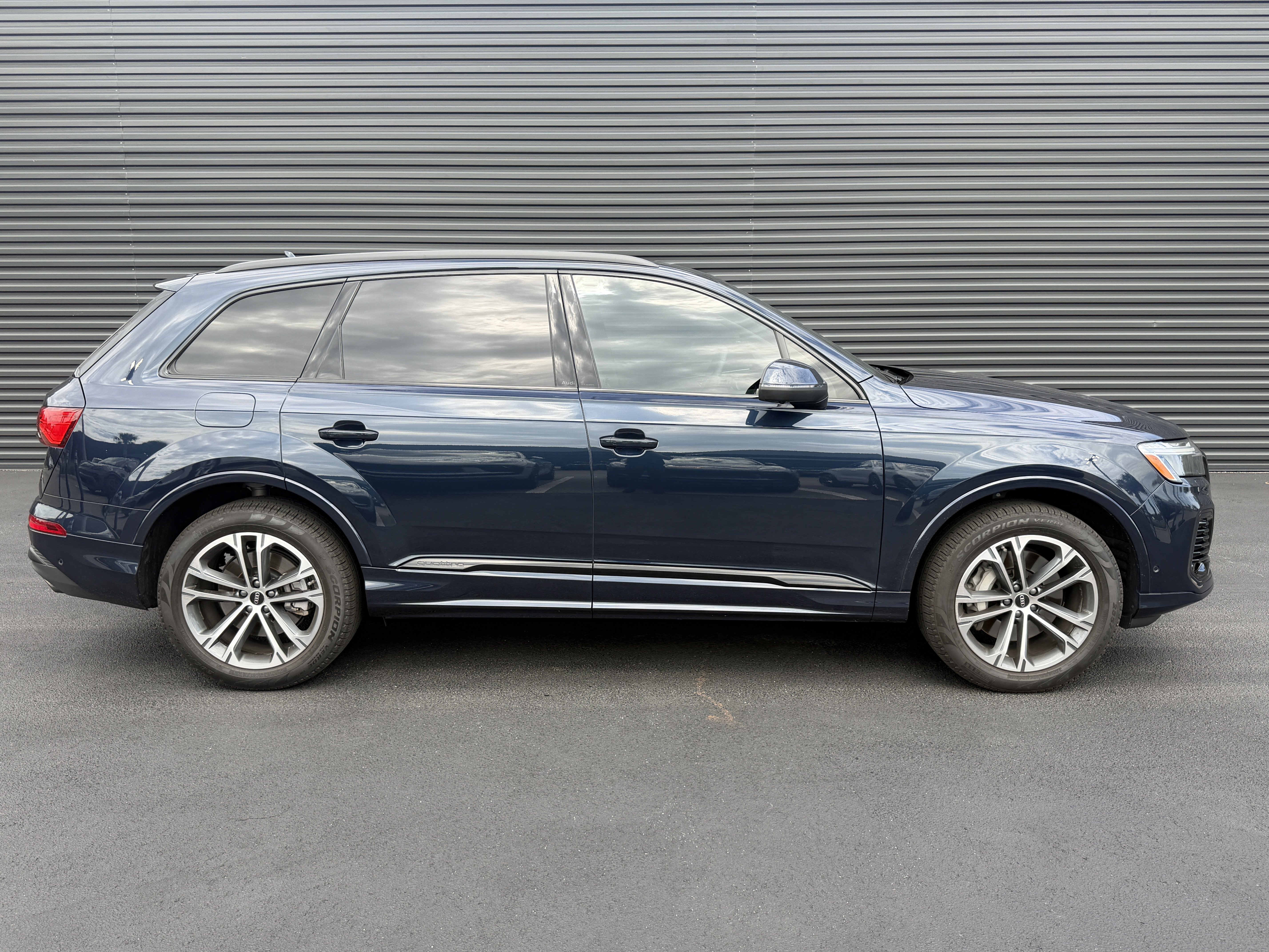 Used 2025 Audi Q7 2.0T Premium Plus AWD/4WD image 8
