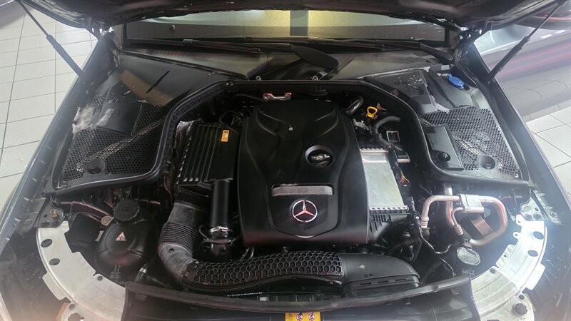 Used 2017 Mercedes-Benz C 300 4MATIC Sedan image 33