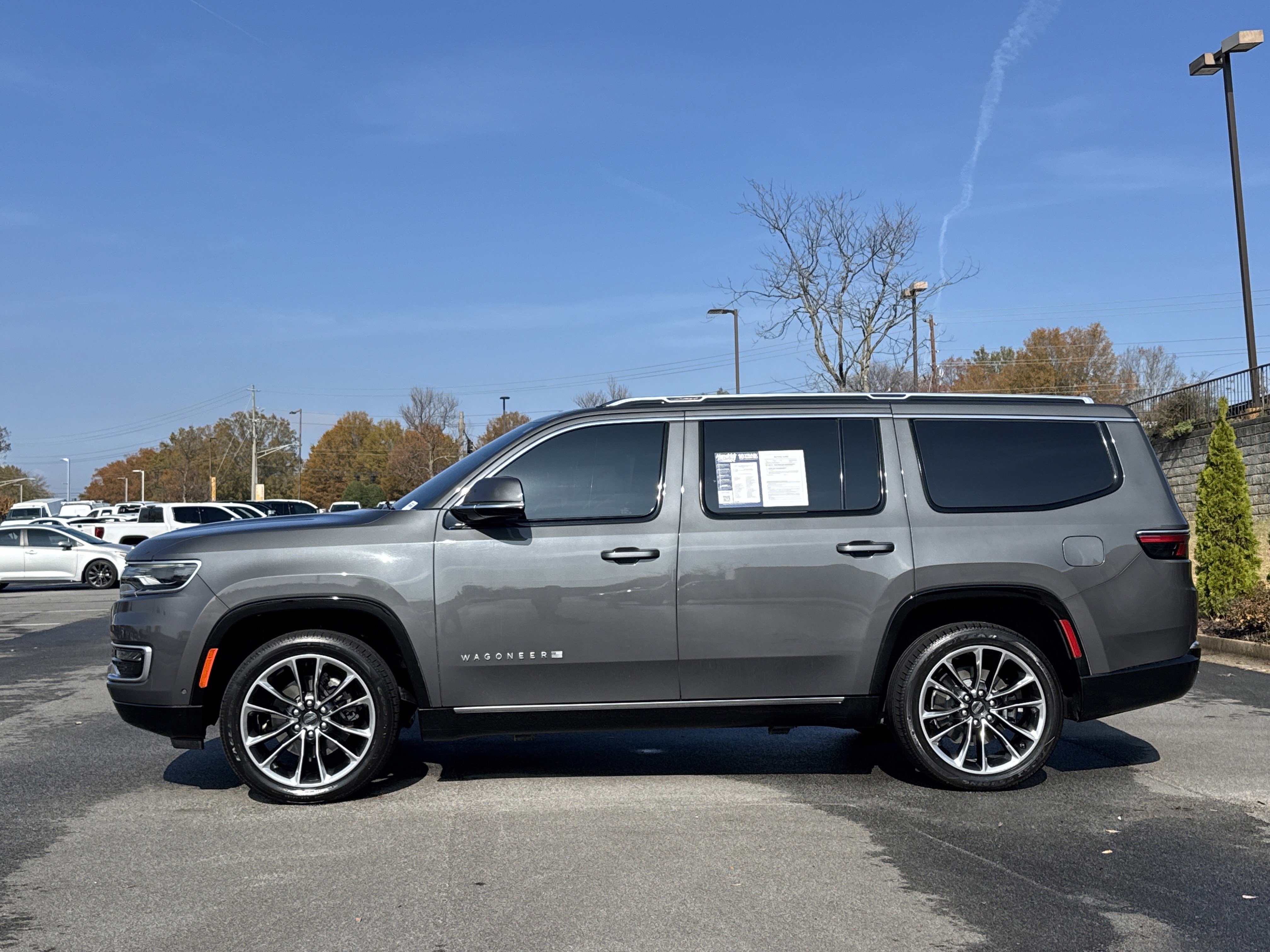 Used 2022 Jeep Wagoneer Series III w/ Premium Group I image 7