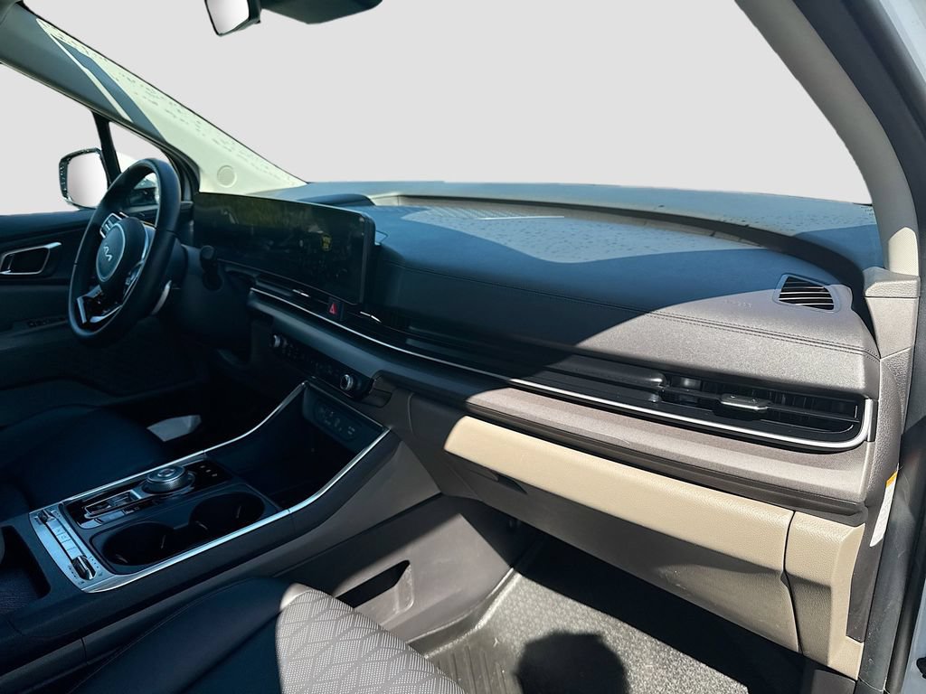 Certified 2025 Kia Carnival SX FWD image 33