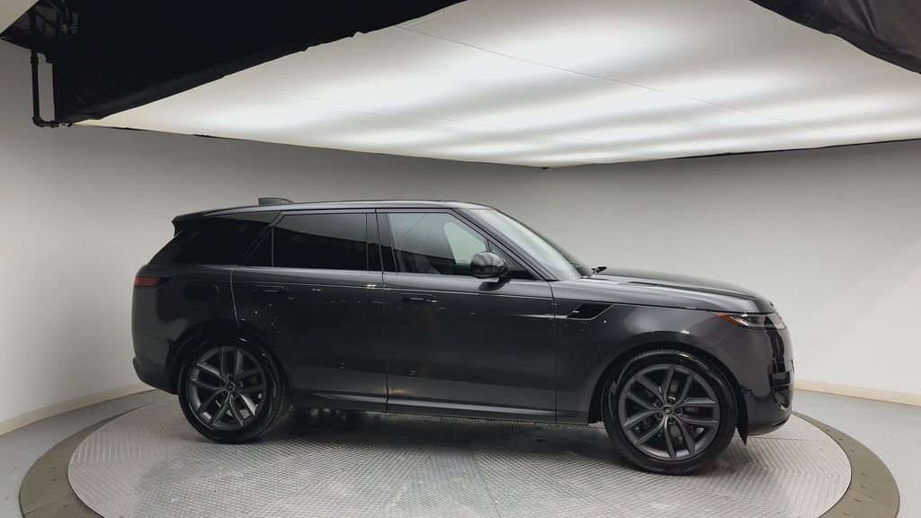 Used 2025 Land Rover Range Rover Sport SE image 9
