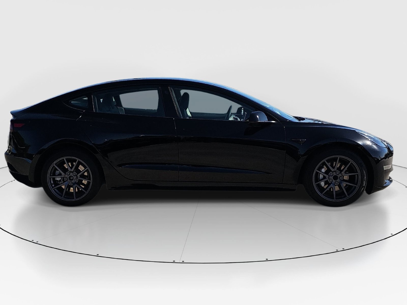 Used 2023 Tesla Model 3 Standard Range RWD image 4
