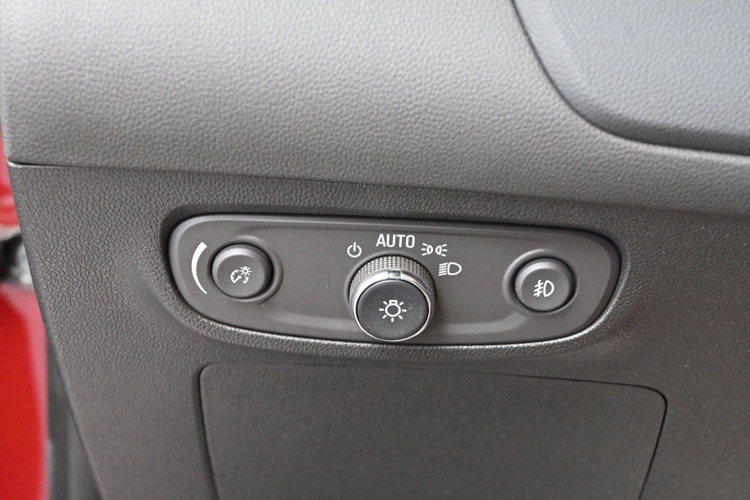 Used 2022 Buick Encore GX Select w/ Sport Touring Package AWD/4WD image 25