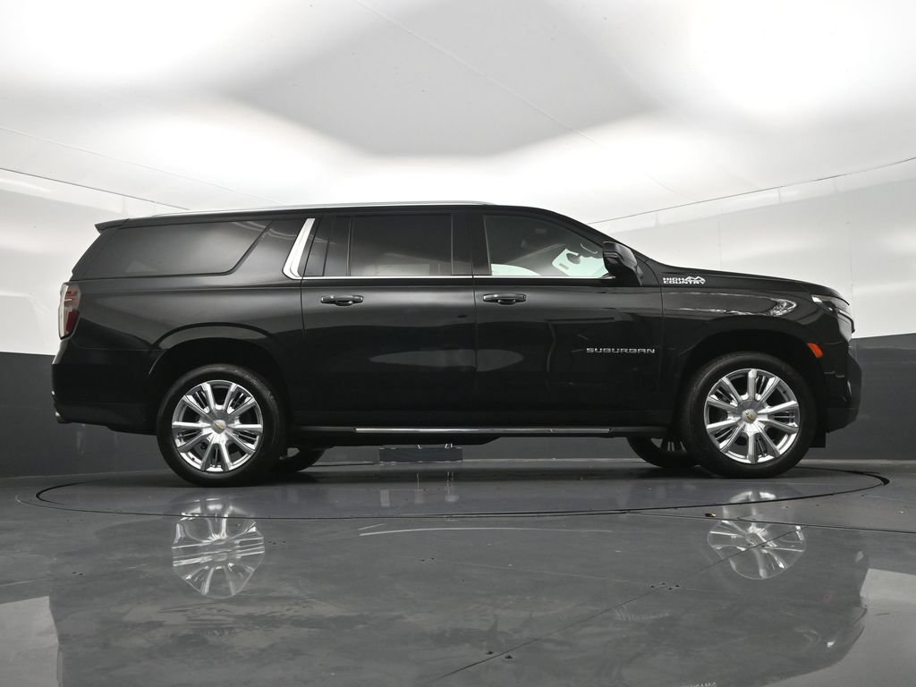 Used 2023 Chevrolet Suburban High Country RWD image 25