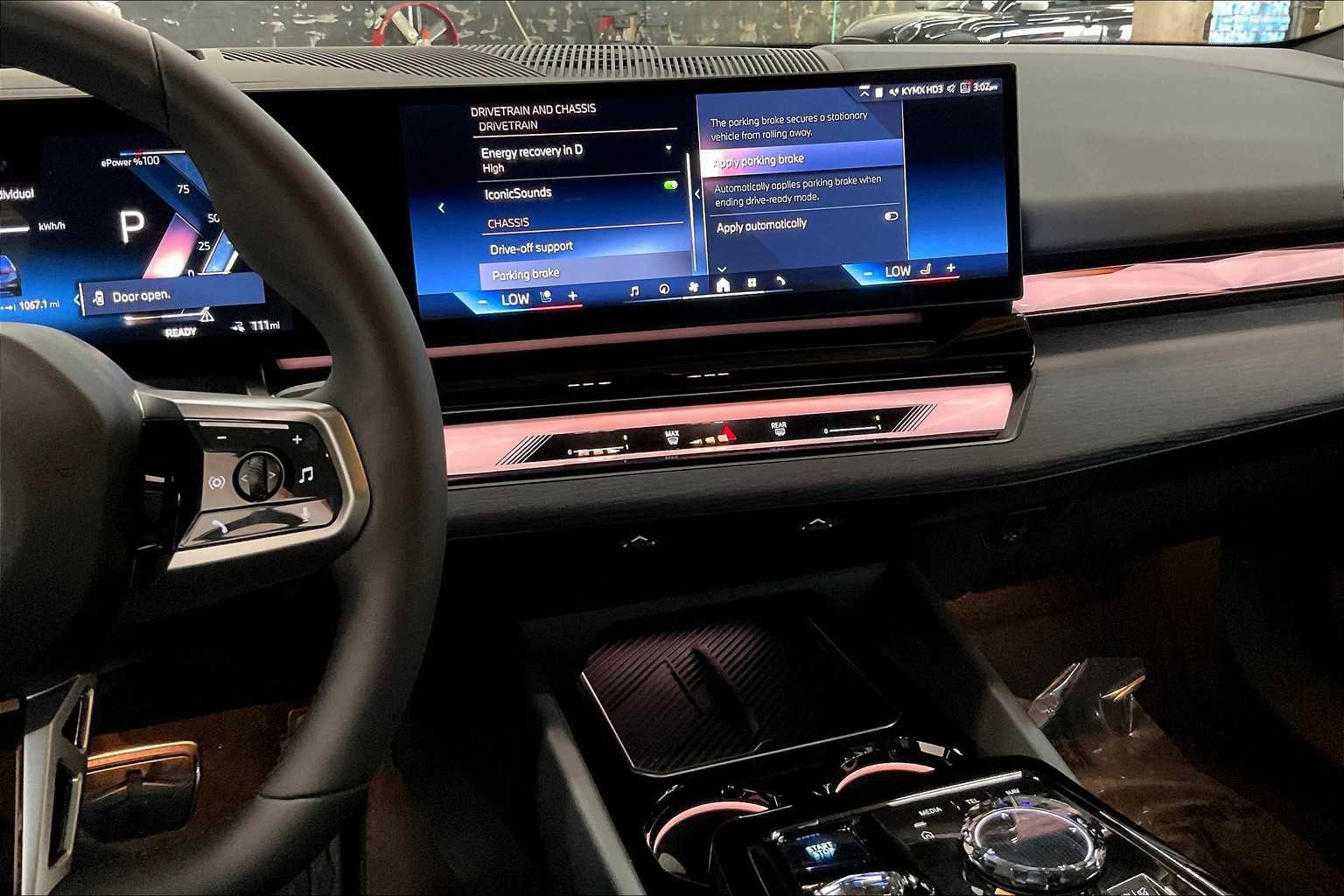 Used 2025 BMW i5 xDrive40 w/ Executive Package image 9