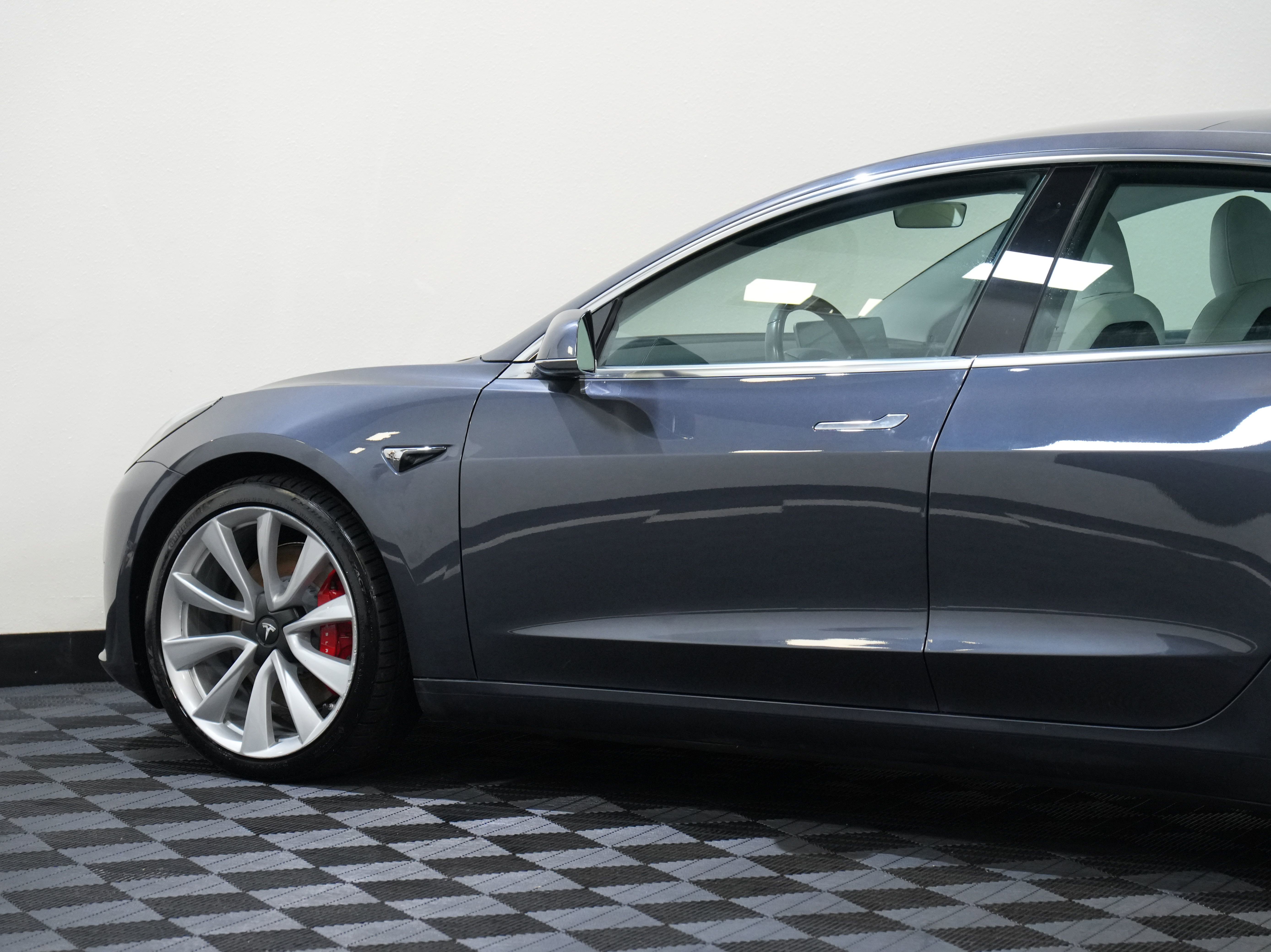 Used 2019 Tesla Model 3 Performance image 18