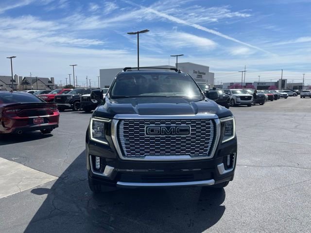 Used 2021 GMC Yukon Denali w/ Denali Premium Package image 8