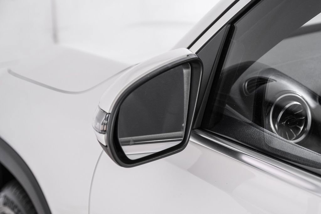 Used 2023 Mercedes-Benz EQB 250+ w/ Exclusive Package image 41