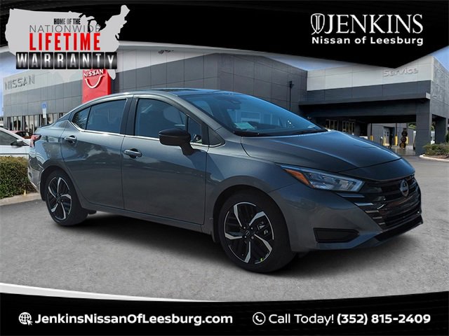 New 2025 Nissan Versa SR w/ Trunk Package