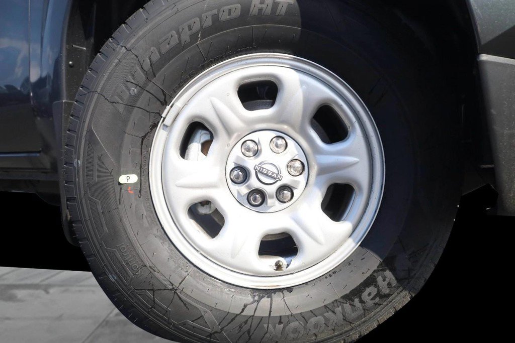 New 2026 Nissan Frontier S image 3