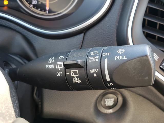Used 2019 Jeep Cherokee Latitude Plus w/ Cold Weather Group AWD/4WD image 27