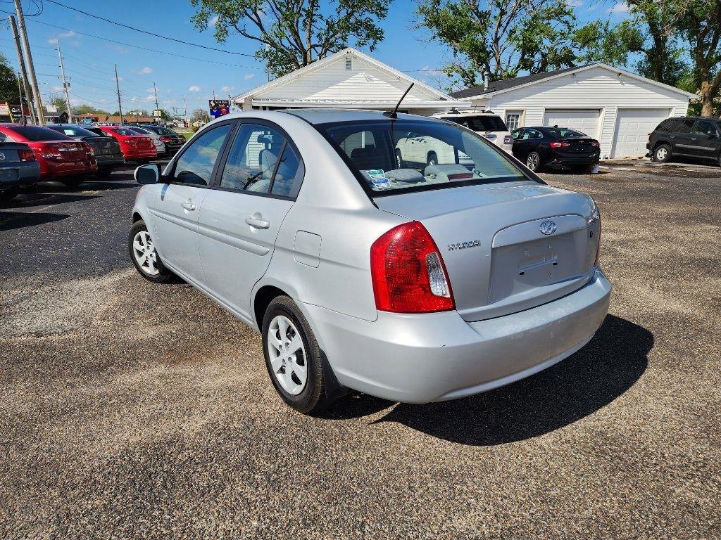 Used 2011 Hyundai Accent GLS FWD image 7