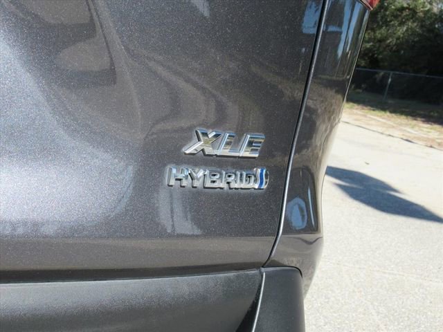 Used 2022 Toyota RAV4 XLE image 8