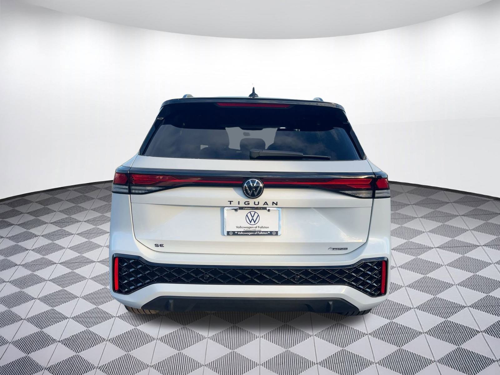 New 2026 Volkswagen Tiguan SE R-Line image 10