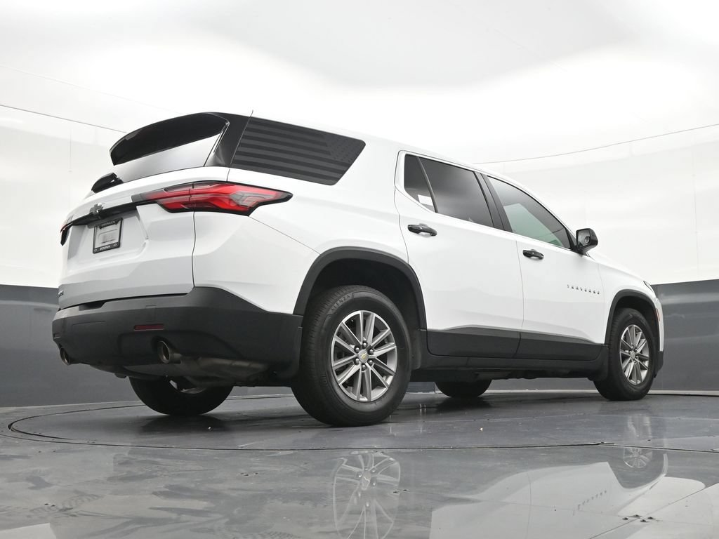 Used 2023 Chevrolet Traverse LS FWD image 28