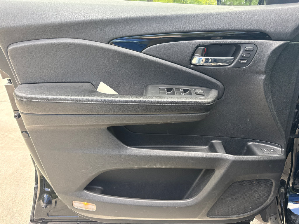 Used 2017 Honda Pilot Elite image 13